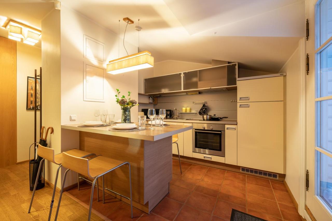 Old Town - Oleviste Apartment Tallinn Bagian luar foto