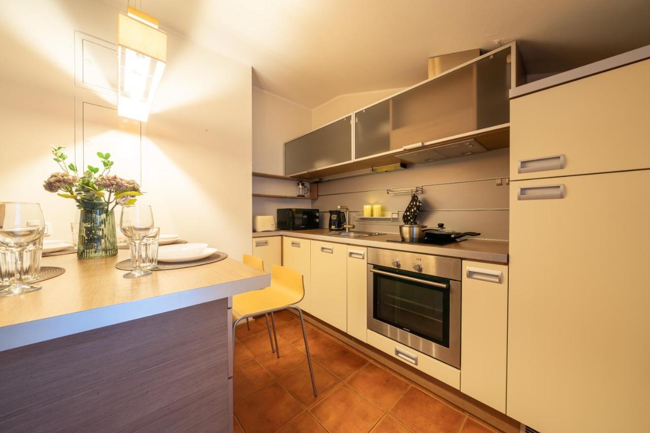 Old Town - Oleviste Apartment Tallinn Bagian luar foto