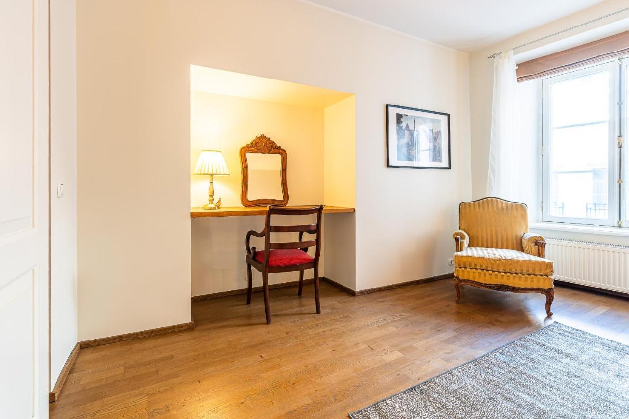 Old Town - Oleviste Apartment Tallinn Bagian luar foto
